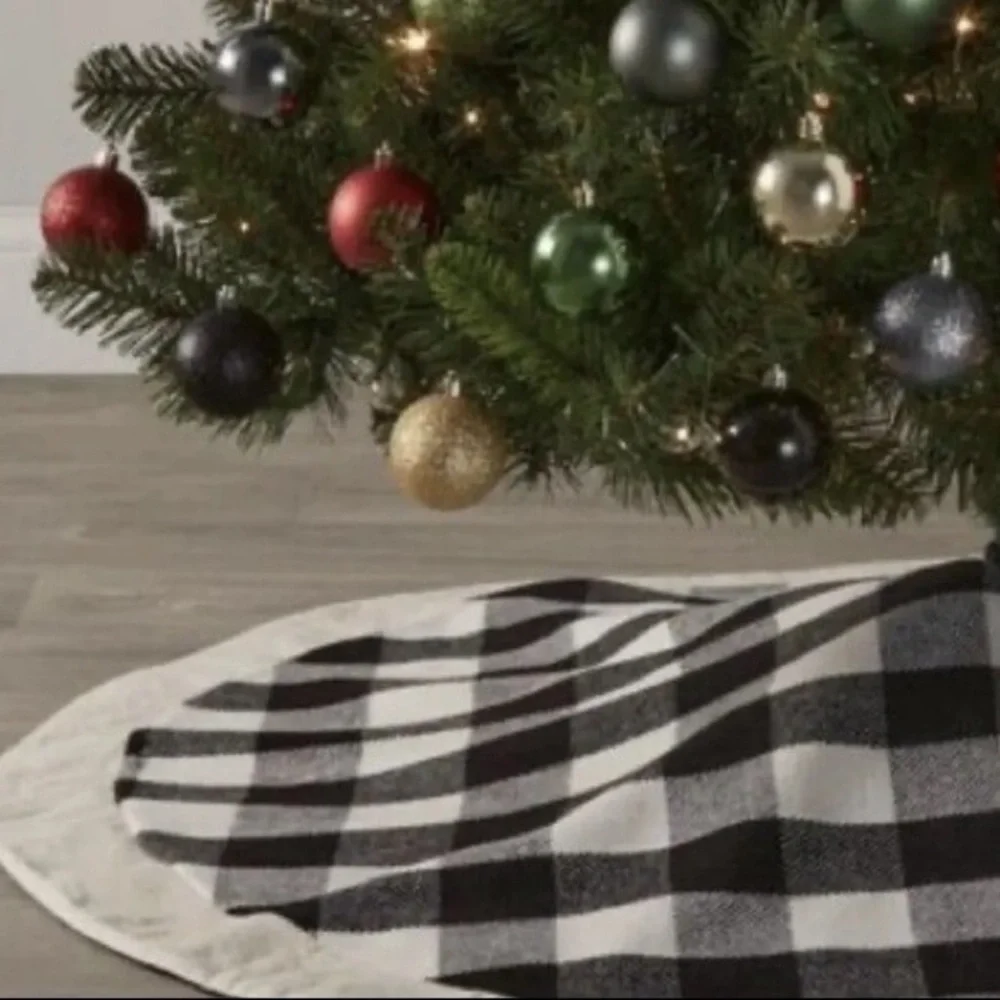 NWT 48in Buffalo Plaid Christmas Tree Skirt Black/Ivory - Wondershop